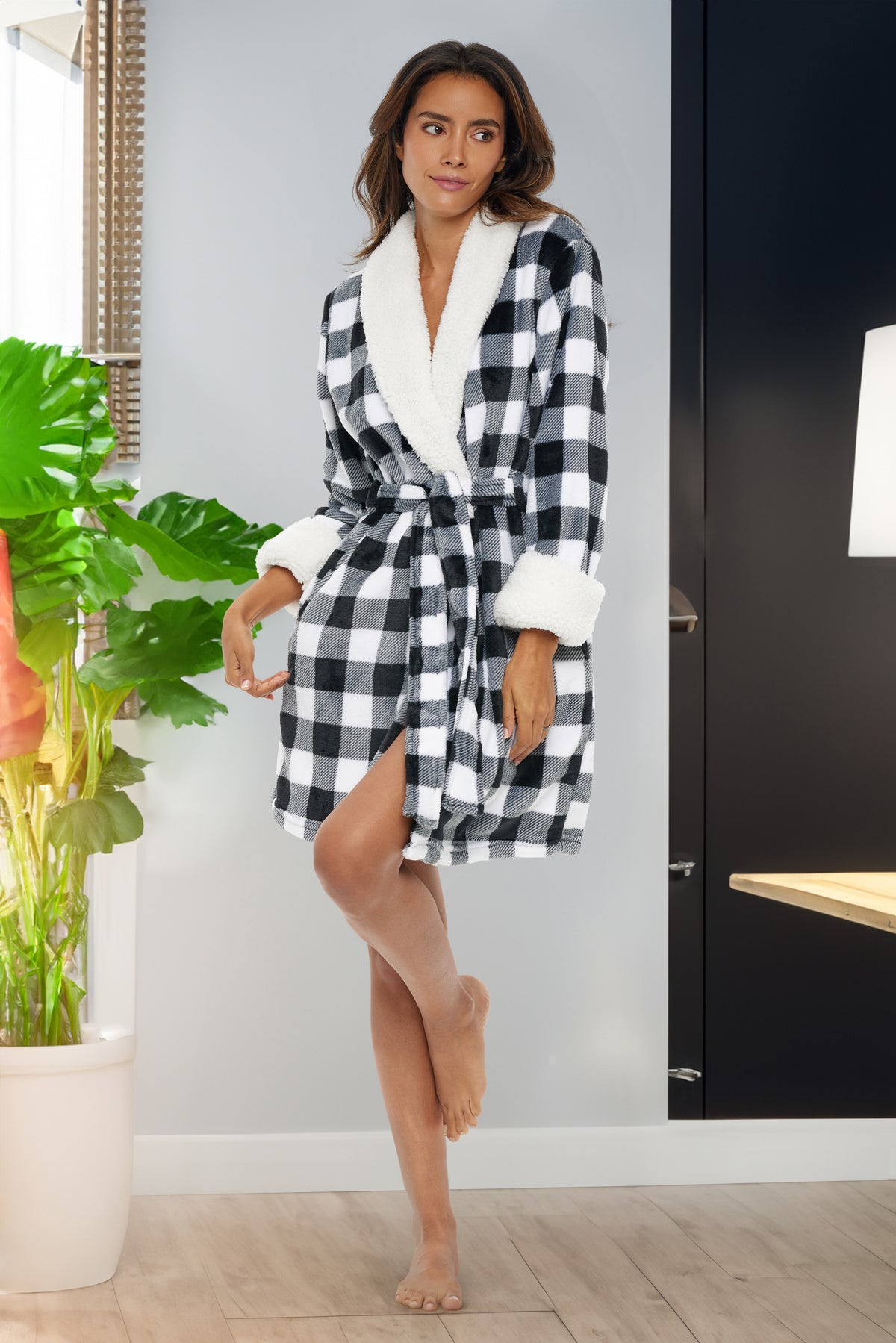 Women's Buffalo Check White Black Plaid Classic Plush Robe, Short Fleece Bathrobe Solids