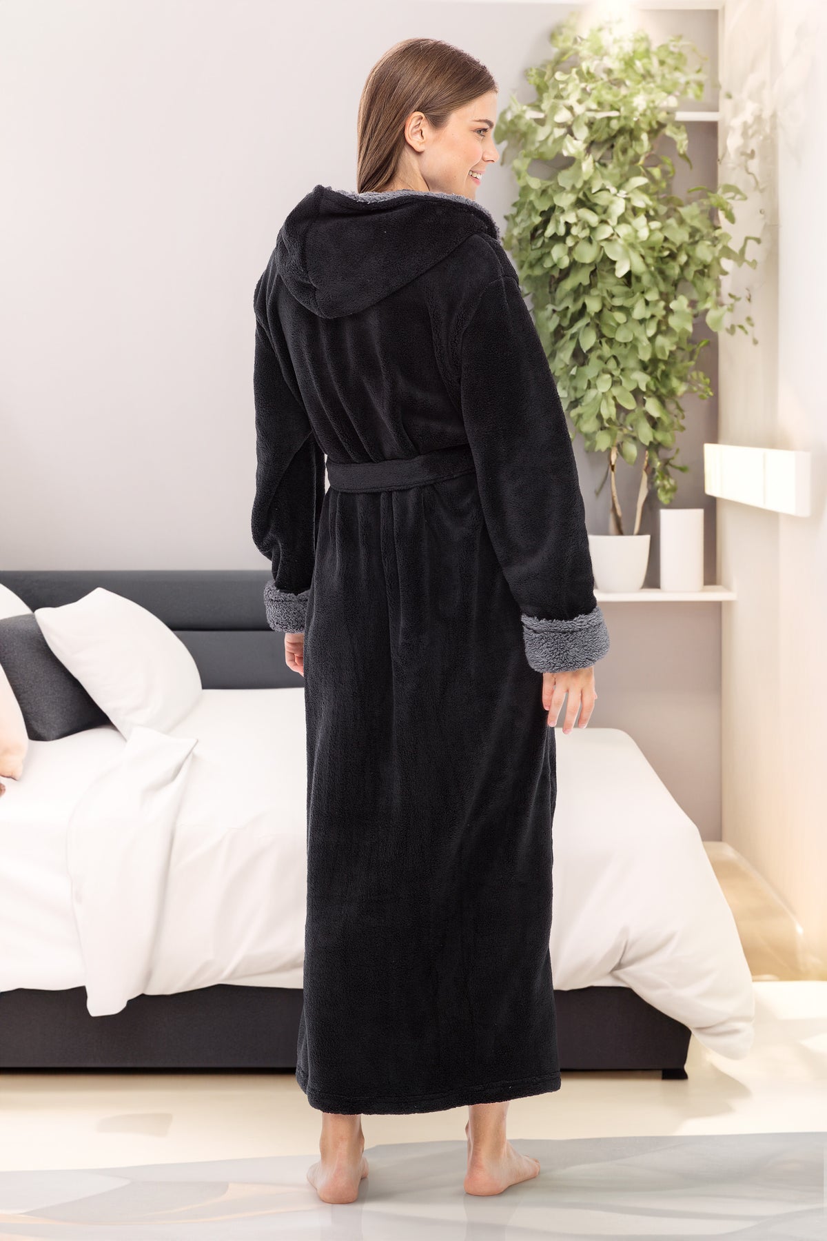 Women's Black Warm Fleece Sherpa Robe with Hood, Long Plush Hoodie Sherpa Bathrobe