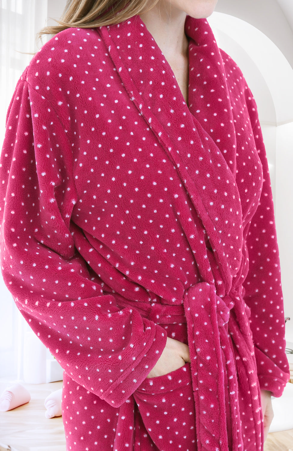 Vibrant Magenta Polka Dot Plush Striped Robe for Women, Long Fleece Plaid Winter Bath Robe, Plus Size