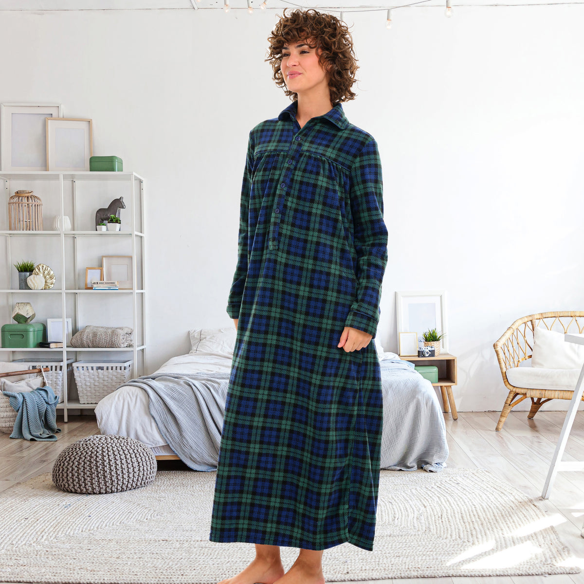 Women's Black Watch Tartan Plaid Polar Fleece Nightgown, Long Button Up Sleep Shirt
